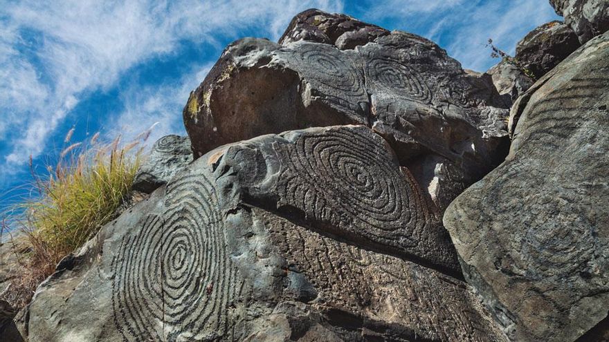 Petroglifos en las estaciones de Lomo Gordo y La Fajana (El Paso, La Palma)